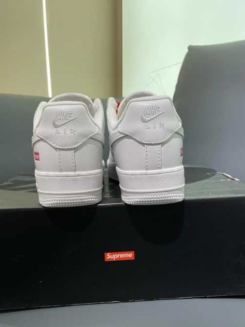 Nike Air Force 1 Low Supreme White R.42,5