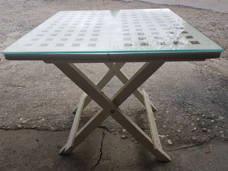 Mesa pequena dobrável