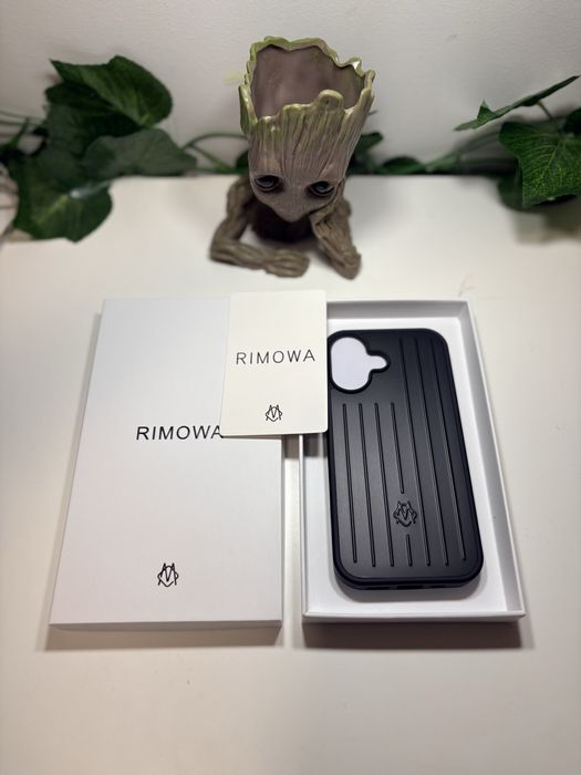 Capa Rimowa Iphone 16 Black Mate