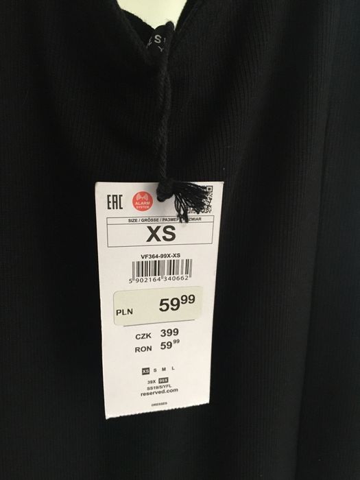 Czarna sukienka na ramiączkach MUST HAVE na lato