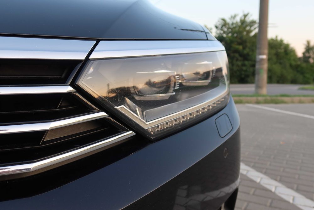 автомобіль passat b8 2017 р
