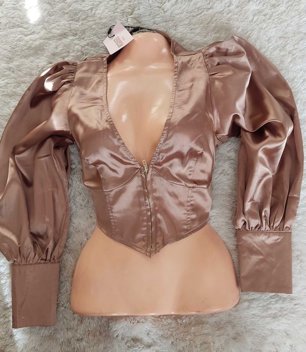 Nowa z metką bluzeczka w kolorze złota