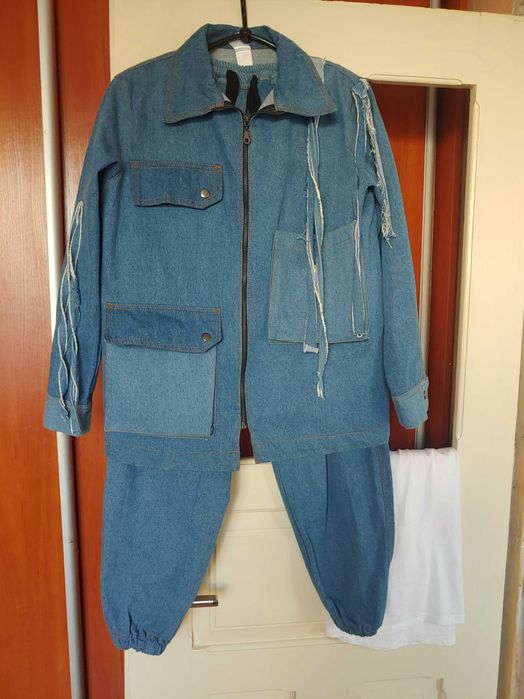 Джинсовий костюм