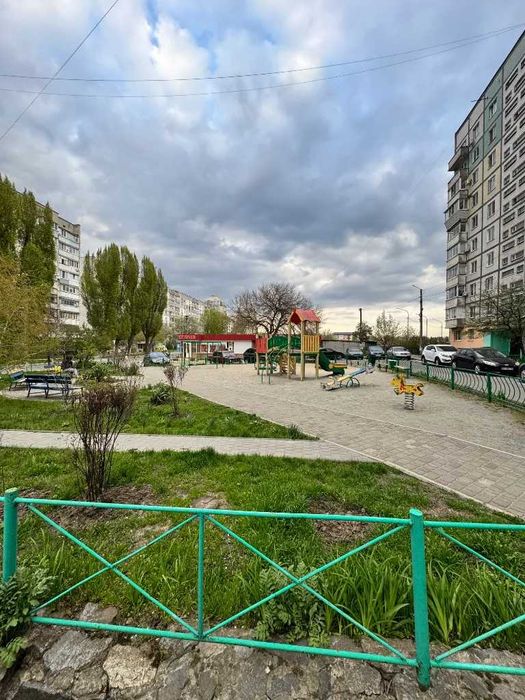Слобожанське Продаж 3к квартири вул. Слобожанська (8 Березня) лівий берег лісопарк Дружби