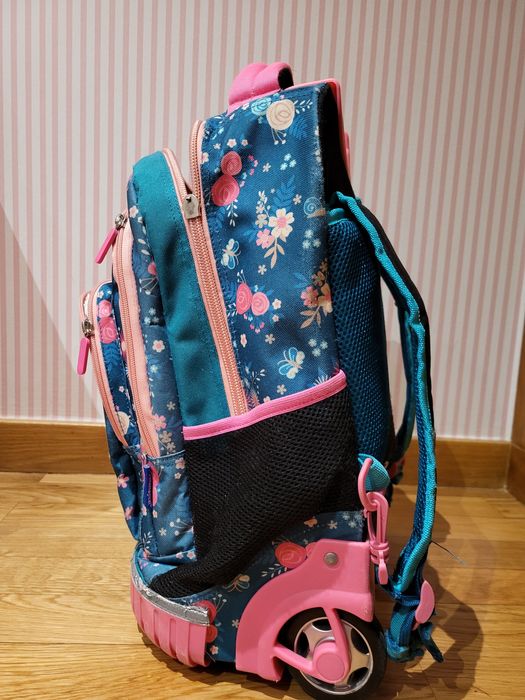 Conjunto Mochila/Trolley, lancheira e estojo