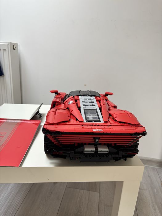 Lego technic 42143 czerwone Ferrari