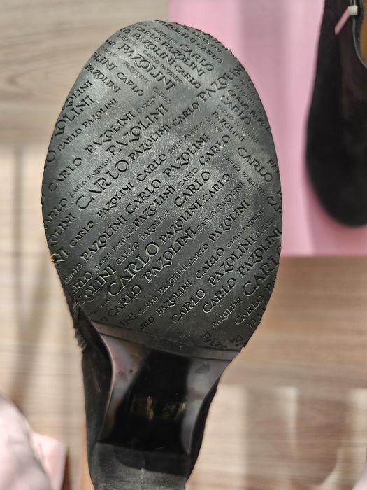 Замшевые ботинки