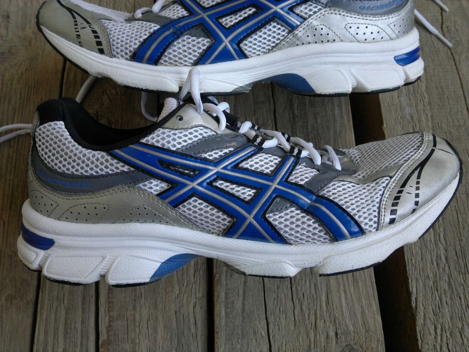 Кроссовки  Asics