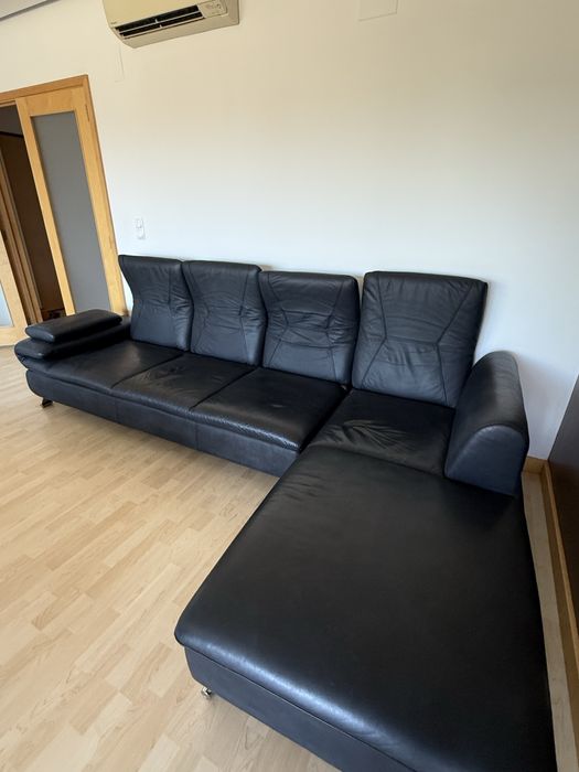 Sofá de 4 lugares com Chaise Longe Preto