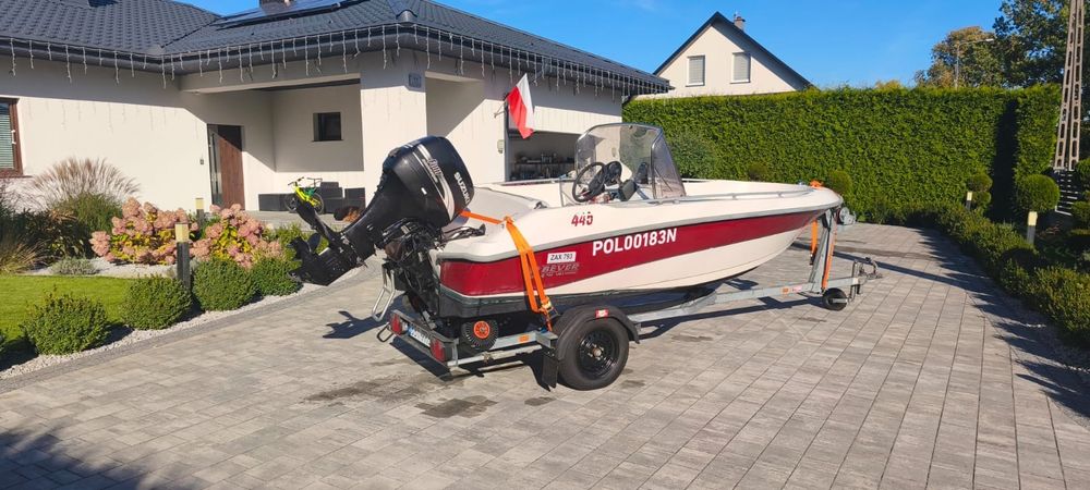 Łódź Bever 445, 50 km Suzuki, Przyczepa.