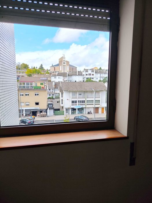 Quartos e Suite na Av. Sá Carneiro, Bragança