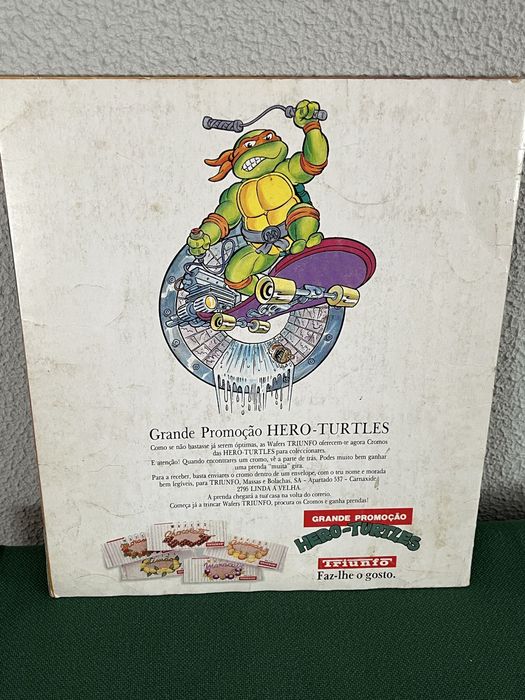 Caderneta das turtles bom completa boa para colecionadores