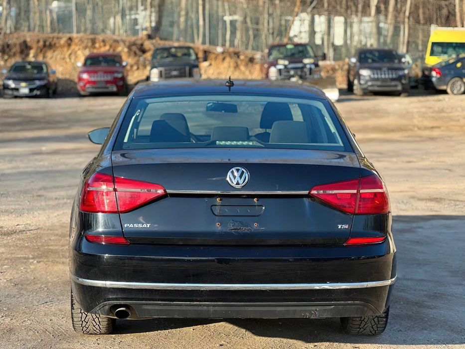 Volkswagen Passat 2016 — авто з США, оригінальний пробіг | від $3 200