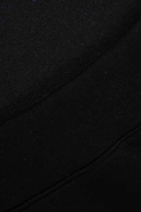 Ocieplana czarna bluza oversize kangurka z haftem