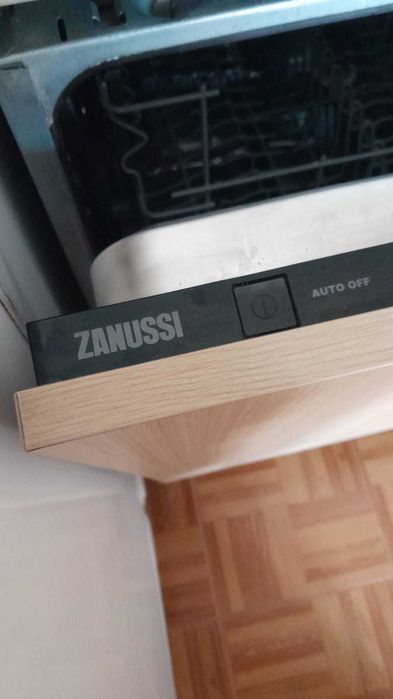 Máquina Lavar loiça  Zanussi de encastrar