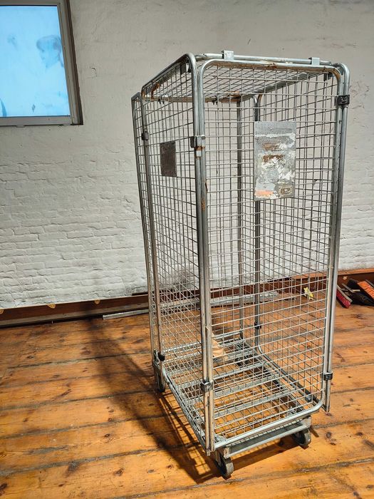 Stalowy wózek kurierski gniazdowy, paczkowy, pocztowy, 5 ścianek