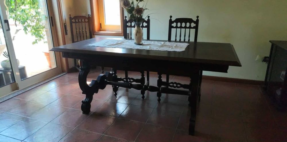 mesa trabalhada antiga