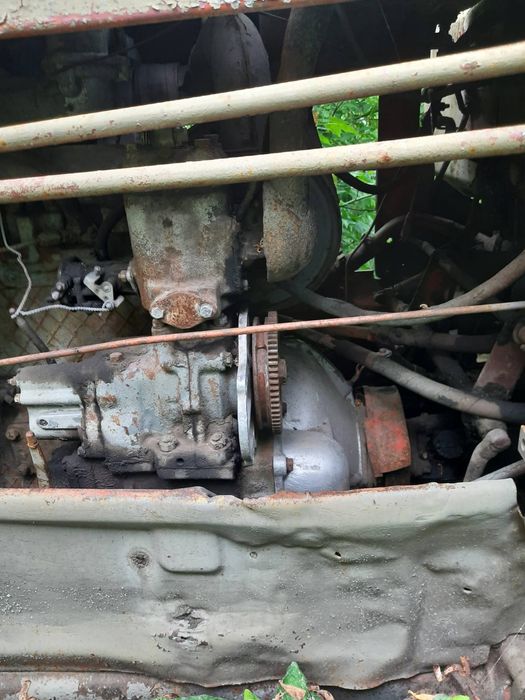 Трактор ДТ-75 з новою гусіння