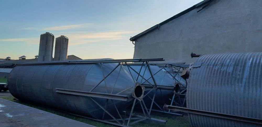 Sprzedam silos paszowy zbozowy kolo 30t