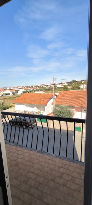 Alugo Apartamento T2  - Estação Parque de Exposições, Lousã