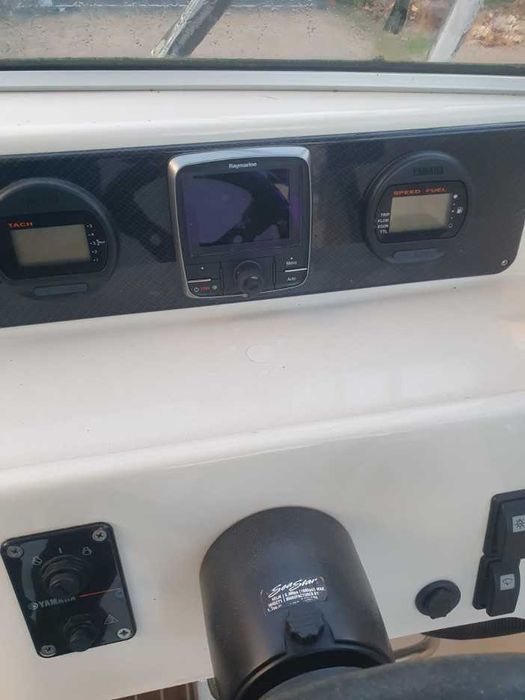 Crescent Salmon v23 Łódź kabinowa silnik Yamaha łódź morska trolling