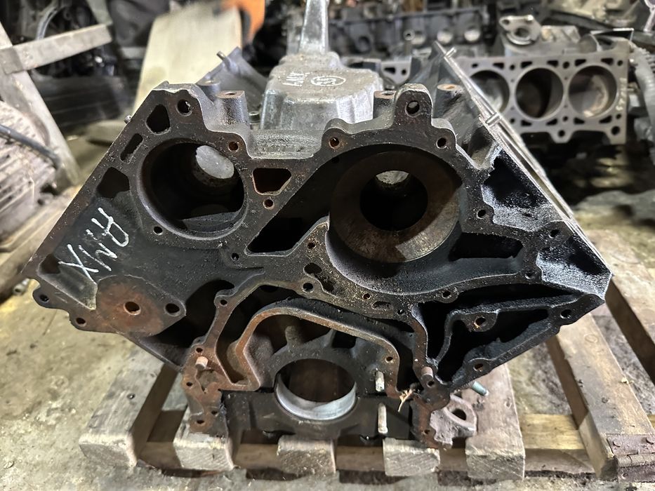 Блок циліндрів пеньок Audi A6 c5 Volkswagen B5 2.8i AMX