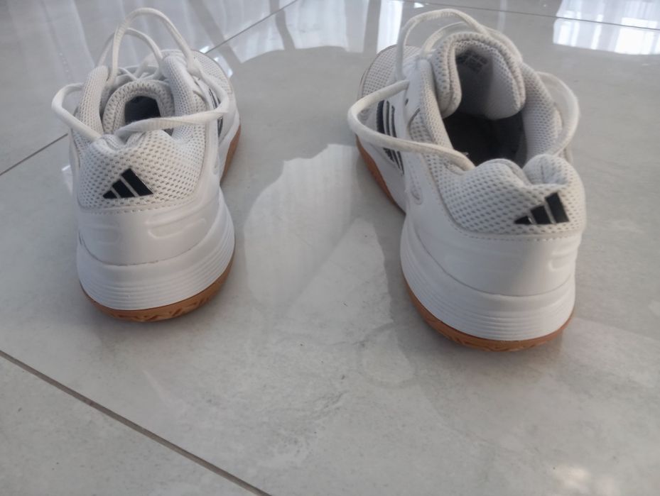 Buty adidas halowe r.38.5
