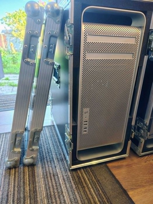 Komputer MAC PRO