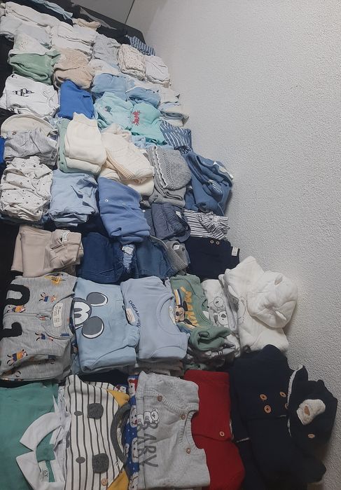 Fotos de algumas roupinhas e calçado para gémeos(meninos) 0-12 meses