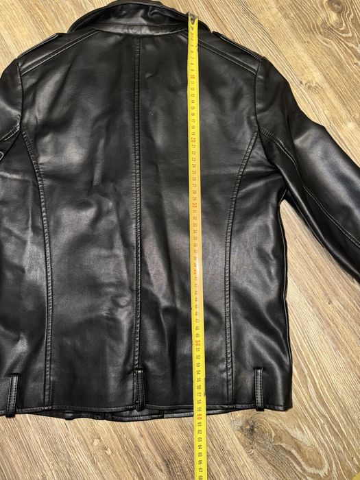 Куртка зі штучної шкіри з вишивкою