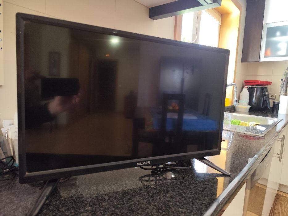 Televisor LED SILVER 24" - HD Ready