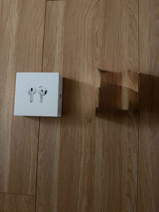 Apple Air Pods 4 нові