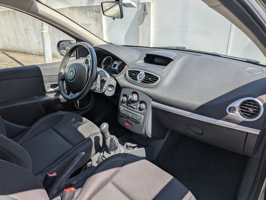 Renault Clio - poucos km