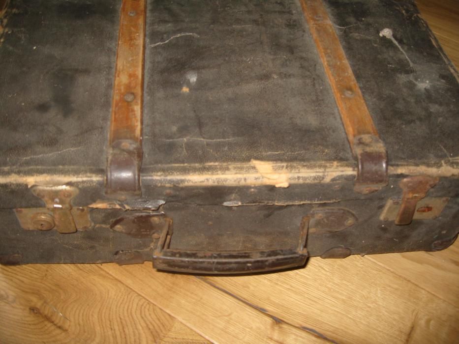 Starocie, antyki - zabytkowa walizka z duszą