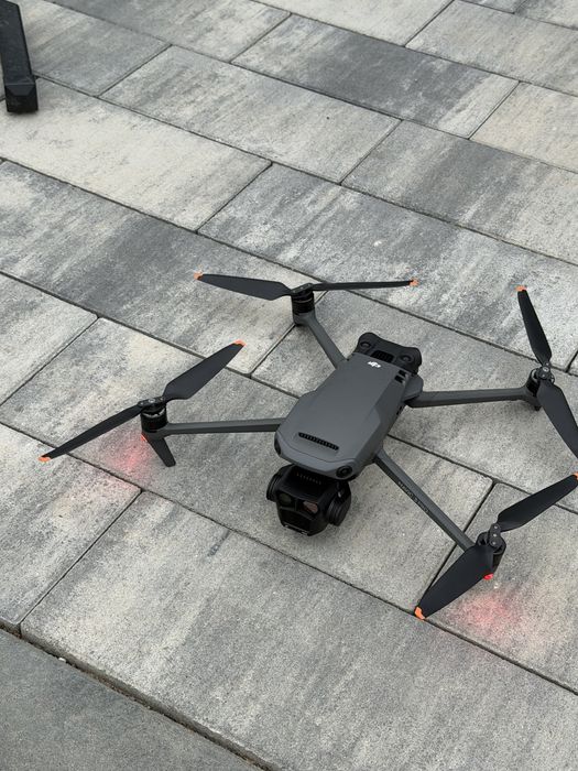 DJI Mavic 3 Pro | Zestaw Fly More (3 baterie) | DJI RC | Uszkodzony teleobiektyw x7