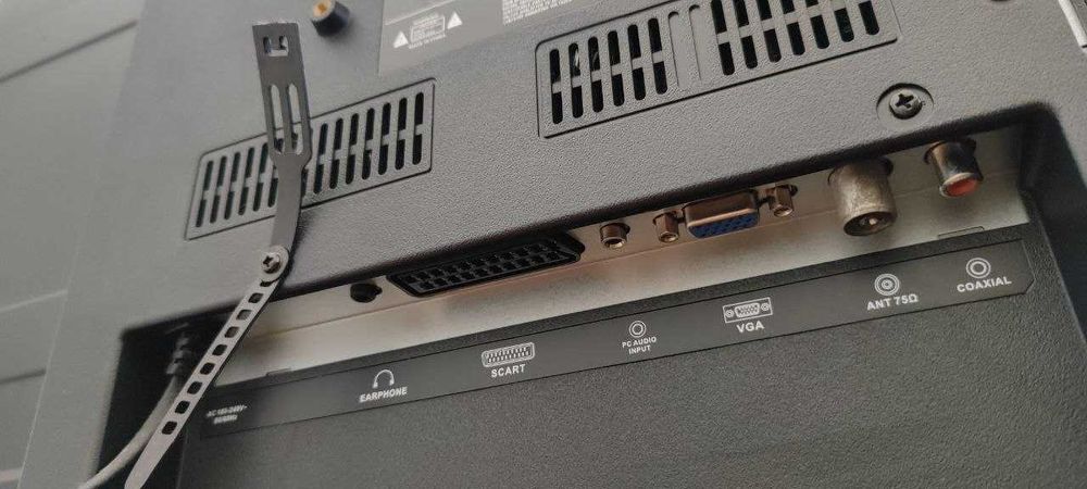 TV Silver LED TV 32" Polegadas com comando Digital