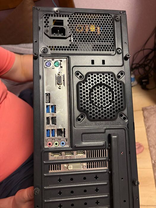 ПК AMD Ryzen 5 та монітори