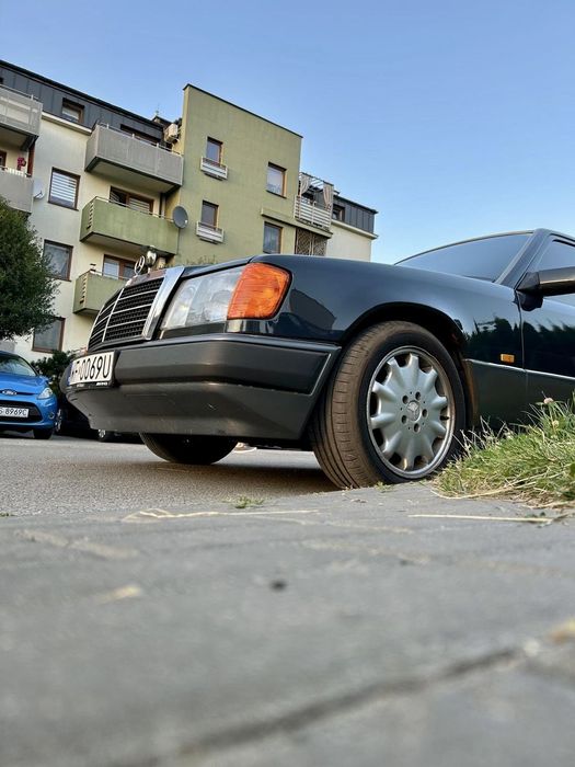Mercedes-Benz W124