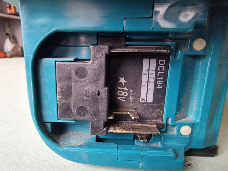 Makita DCL184 18V odkurzacz
