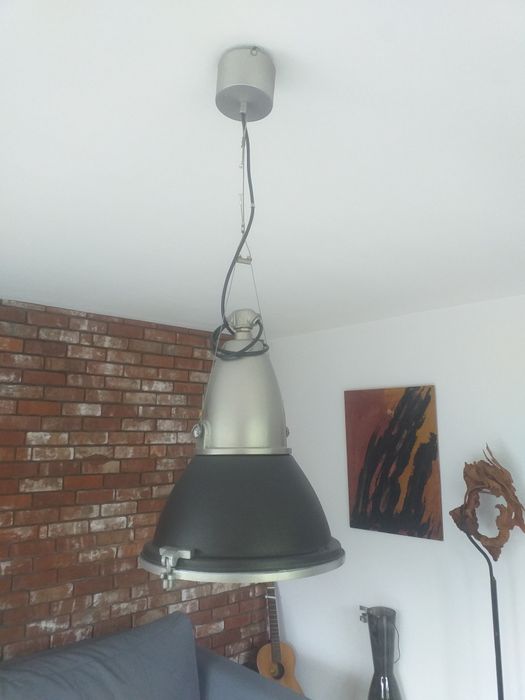 Lampa loftowa wisząca