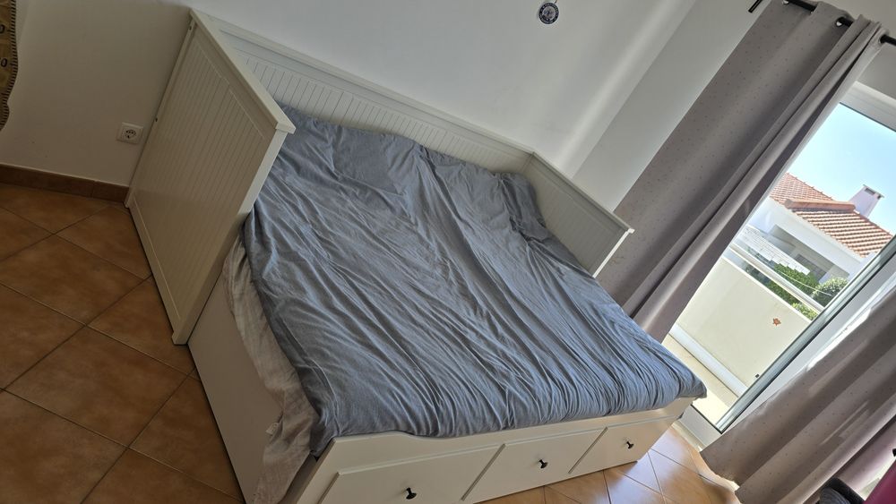 Cama hemnes ikea + 2 colchões