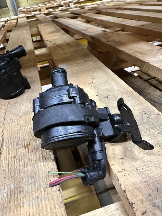 Дод. помпа Skoda SuperB Octavia. Дополнительная помпа Шкода Суперб