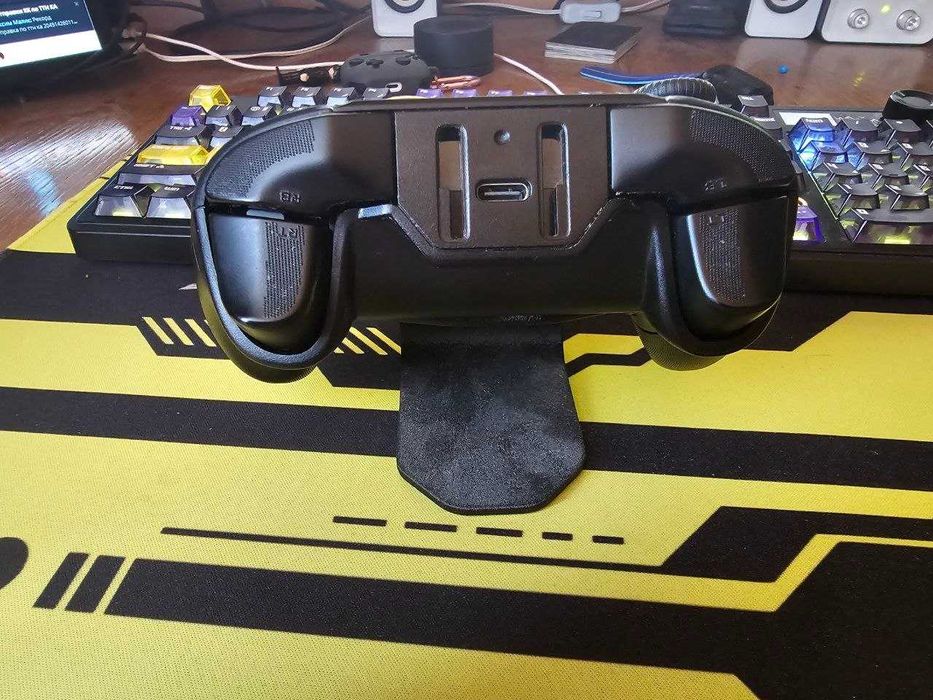 Геймпад Flydigi Vader 4 Pro