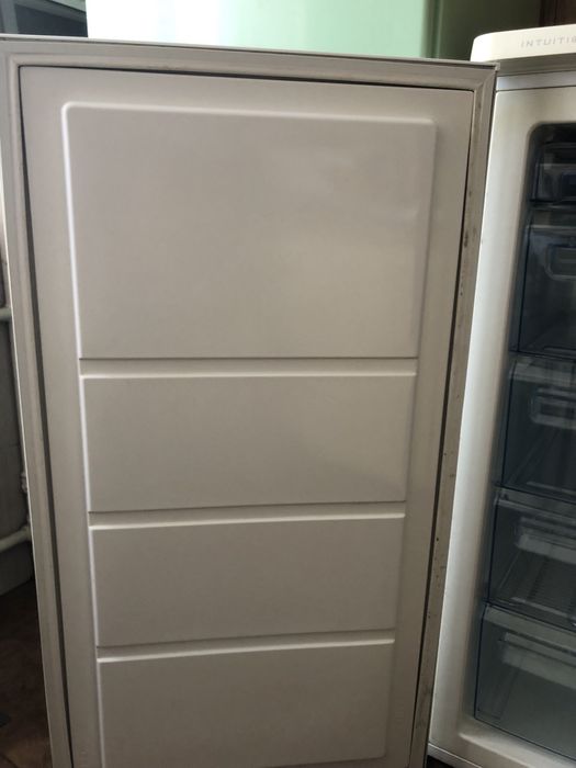 Продам морозильну камеру