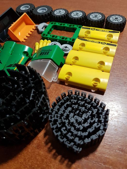 оригінальні деталі Lego деталі тільки всі разом поштучно не можна