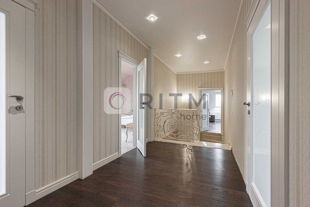 Продаж будинок з ремонтом 320м2 в с. Сокільники, вул. Довбуша.