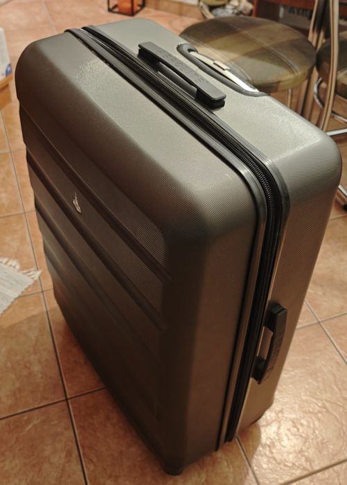 Walizka XXL - uszkodzona