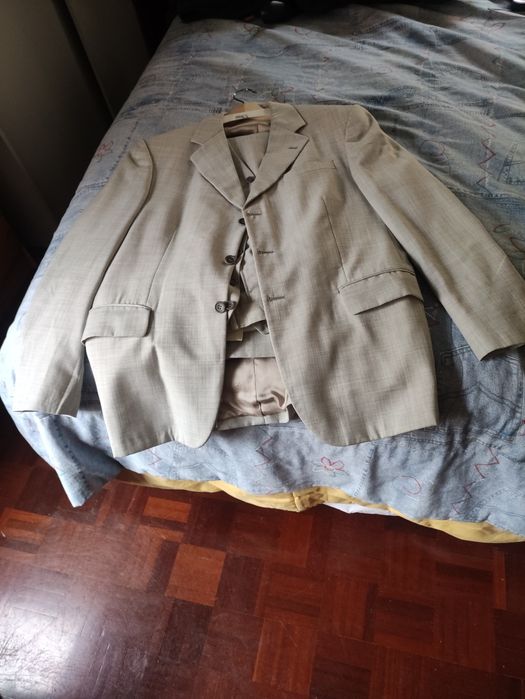 Fato completo,colete incluído, cinza-claro tamanho 52