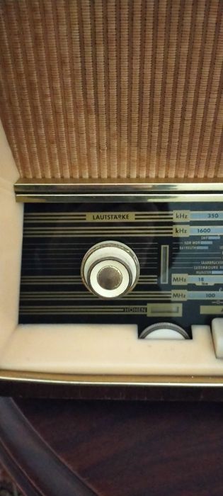 Radio vintage a funcionar