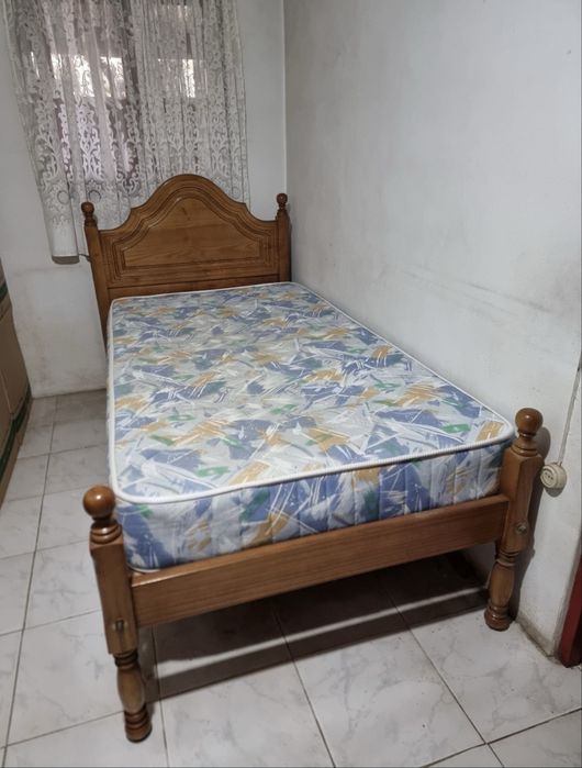 Cama solteiro com colchão